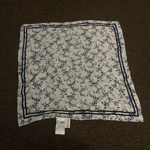 Ines de la Fressange Black & White 100% Silk Scarf. 16.5x16.5.